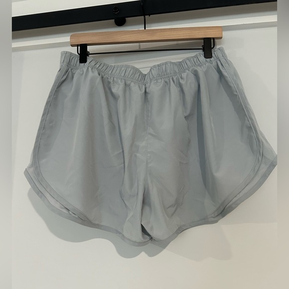 Nike Dri-FIT Tempo Running Shorts Grey XL - Picture 3 of 6